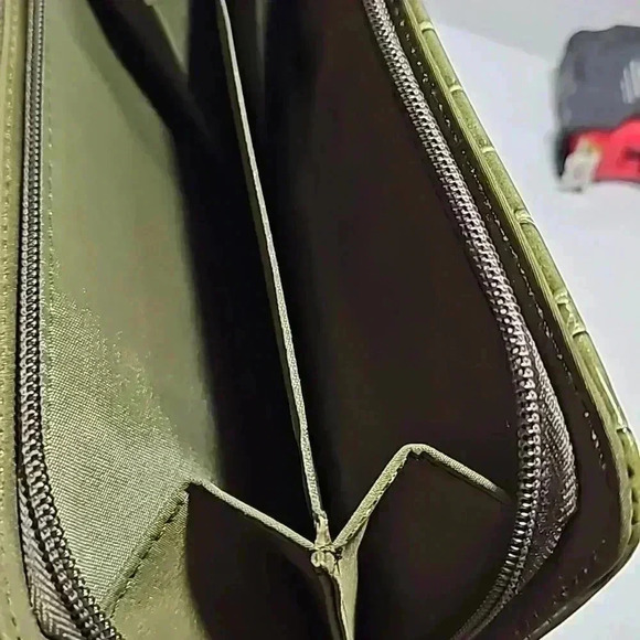 Mundi planner purse organizer green crocodile print w. calculator leather… - Picture 5 of 16